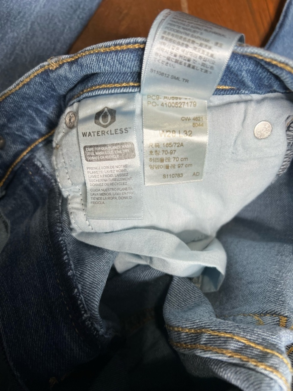 Levi’s Premium 70s High Flare Medium Wash Denim Jeans - Picture 3 of 5